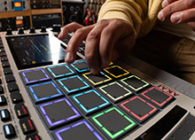 AKAI MPC Live III Retro 