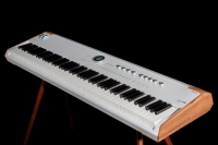 ©AGILOUX_ASTROLAB_BEAUTYSHOOT_WHITE_FRONT_1